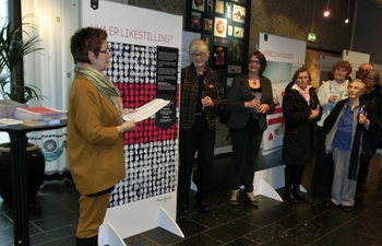 President Ragnhild Aak Skajaa ønsker velkommen til åpningen av utstillingene