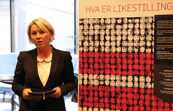 Byrådsleder Monica Mæland åpner utstillingene i Bergen Rådhus